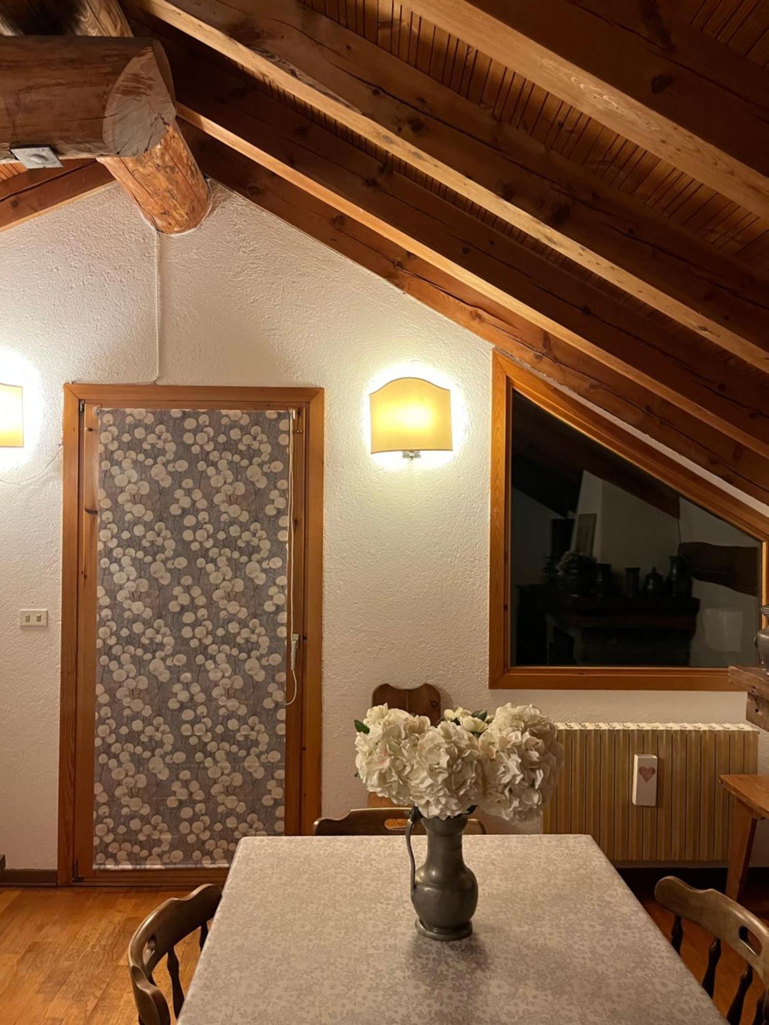 Chalet Blanc "La Mansarda" كورمايور المظهر الخارجي الصورة